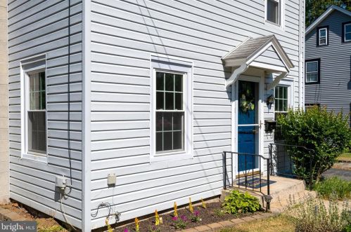 49 Petersburg Rd, Lancaster, PA 17601-3309