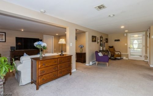 31 Peace Rd, Dover NJ  07869-1021 exterior