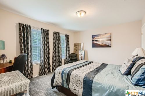 1329 Amberwood Loop, Uhland TX 78640-5515 exterior