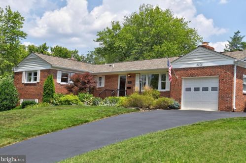 3305 Kaywood Pl, Falls Church, VA 22041-2516