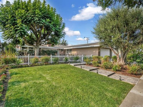 3111 Yellowtail Dr, Los Alamitos, CA 90720-5250