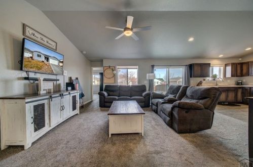 3019 Candice Ln, Pueblo, CO 81003-3863