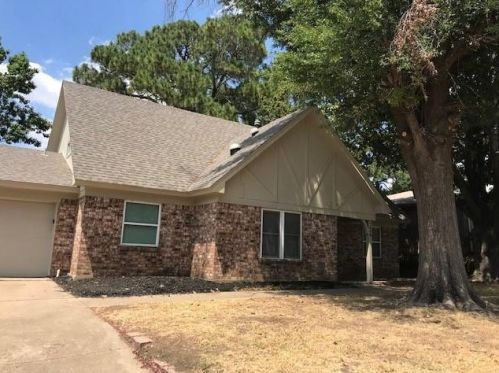 7509 Vanessa Dr, Fort Worth, TX 76112-4428