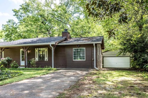15 Carriage Cir, Stockbridge, GA 30281-1335