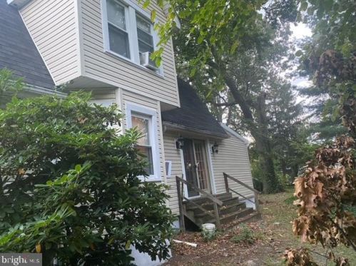 216 Forrest Ave, Runnemede, NJ 08078-1824