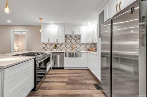 1601 Knox Ct, Denver CO  80219-4526 exterior