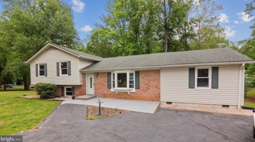 5117 Bobcat Ct, Woodbridge, VA 22193-3103