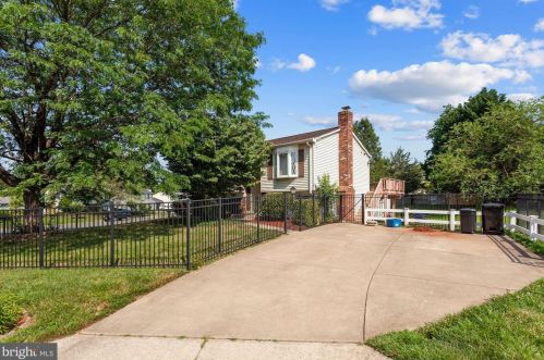 5607 Reardon Ln, Woodbridge, VA 22193-3759