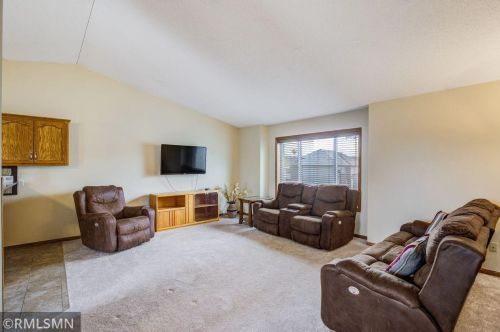 705 Erickson Ct, Sauk Rapids, MN 56379-2934