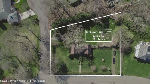 8 Queen Ann Dr, Deal Park, NJ 07723-1017
