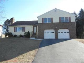 2818 Windy Hill Rd, Allentown, PA 18103-4664