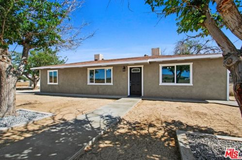 17038 Avenue, Lancaster, CA 93535-7327