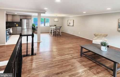 8406 Great Lake Ln, Springfield VA  22153-4004 exterior