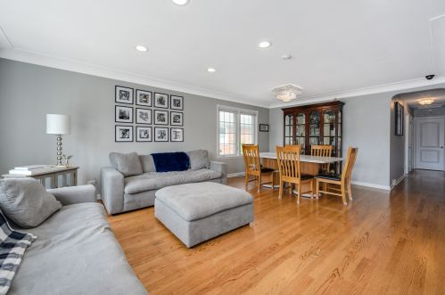 4651 Forestview Ave, Chicago, IL 60656-4132