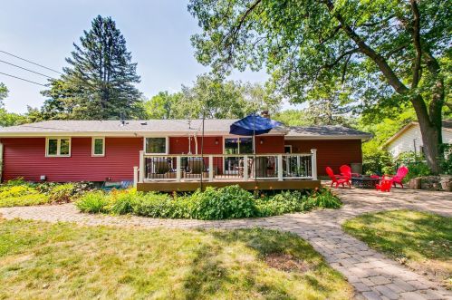 1033 Carlton Dr, Saint Paul MN  55126-8127 exterior