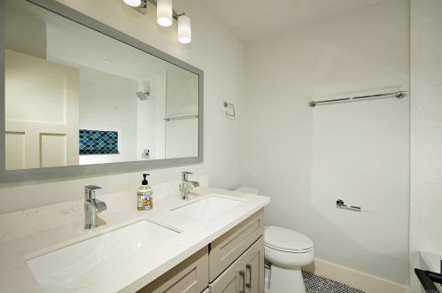 1434 Kings Cross Dr, Cardiff By The Sea CA  92007-1316 exterior