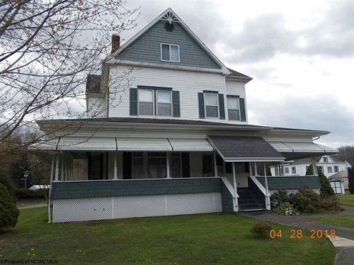 305 Pleasant St, Mannington, WV 26582-1338