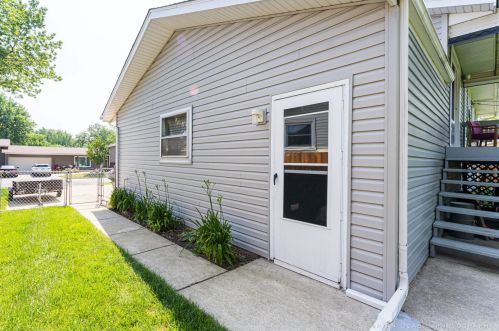 452 Aztec Dr, Carol Stream IL  60188-1586 exterior