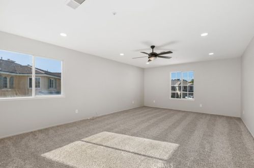 8974 Oakridge Ct, Riverside CA  92508-3095 exterior