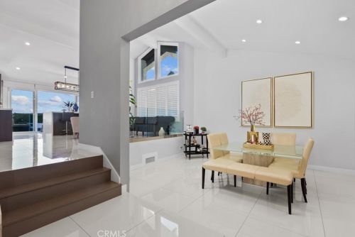1130 Old Phillips Rd, Glendale CA  91207-1112 exterior