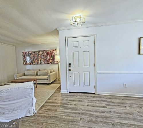 83 Montre Sq, Atlanta GA  30327-4046 exterior