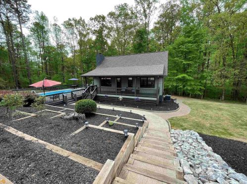 80 Buck Trl, Social Circle, GA 30025-5115
