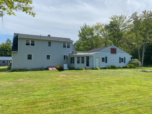 75 Robinhood Dr, Brewer, ME 04412-1716