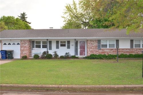 103 Meadowdale Dr, Chickasha, OK 73018-7115