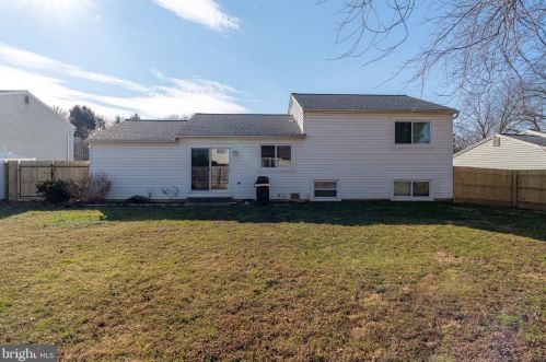 151 Tanglewood Ln, Lancaster PA  17601-3315 exterior