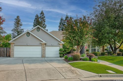 1875 Castlebrook Dr, Fresno, CA 93730-3456