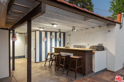 1125 Cedar St, Glendale CA  91207-1728 exterior
