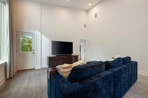 5008 Baker St, Austin TX  78721-1511 exterior