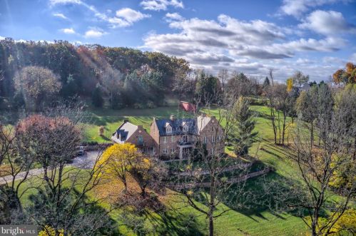 901 Chambers Rd, York, PA 17402-9212