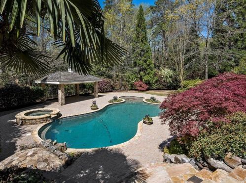 5540 Lake Island Dr, Atlanta GA  30327-4832 exterior