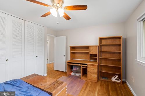 8811 Kenilworth Dr, Springfield VA  22151-1103 exterior