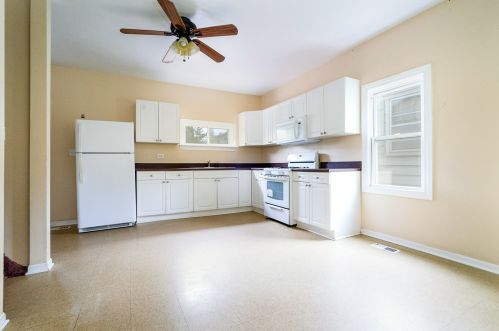 216 Short St, Lemont, IL 60439-4227