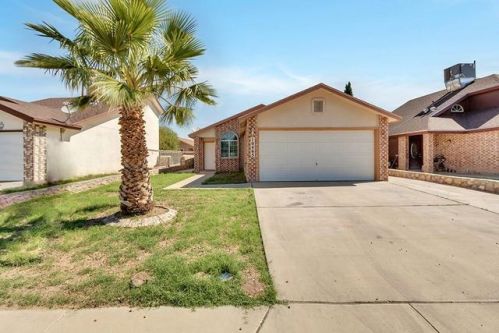 10465 Valle Del Mar Dr, El Paso, TX 79927-3901