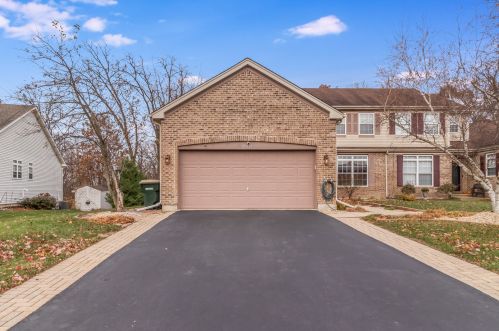 25331 Forest Edge Dr, Minooka, IL 60410-5586