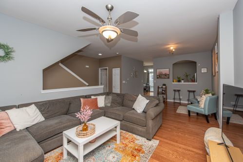 4333 Timber Ridge Ct, Joliet, IL 60431-1705
