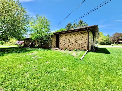 1954 Berger Pl, Rockford, IL 61108-6709