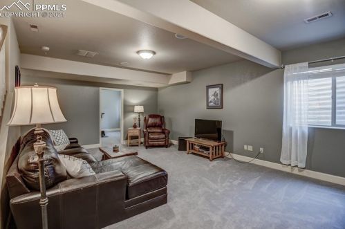 1102 Ptarmigan Dr, Woodland Park CO 80863-8004 exterior