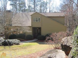 2412 Spring Lake Dr, Marietta, GA 30062-2536