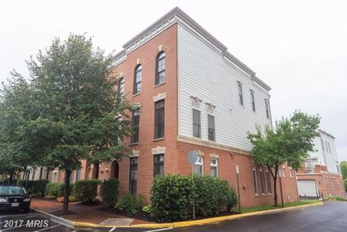 499 Belmont Bay Dr, Woodbridge VA  22191-5404 exterior