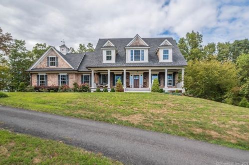619 Middle Road Tpke, Woodbury, CT 06798-2406