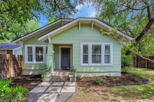 3901 Becker Ave, Austin TX  78751-5208 exterior