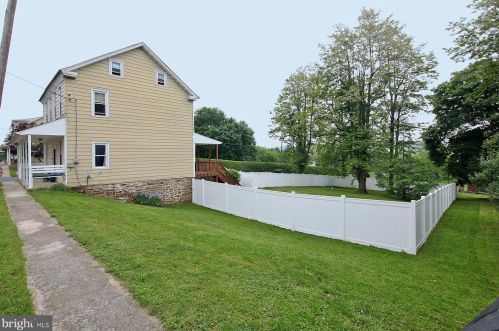 154 Tulpehocken St, New Schaefferstown, PA 19506-8975