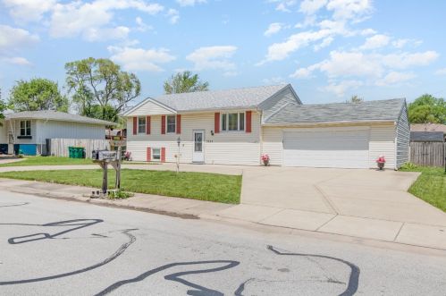 3654 78th Ave, Gary, IN 46410-5036