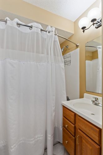 2225 Estates Dr, Saint Paul MN  55122-4032 exterior