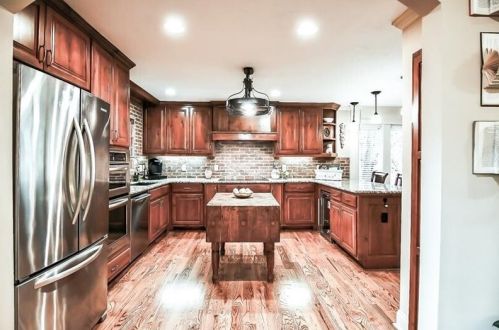 18 Basswood Cir, Atlanta, GA 30328-4515