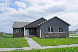 5888 Autumn Dr, Fargo, ND 58104-7654